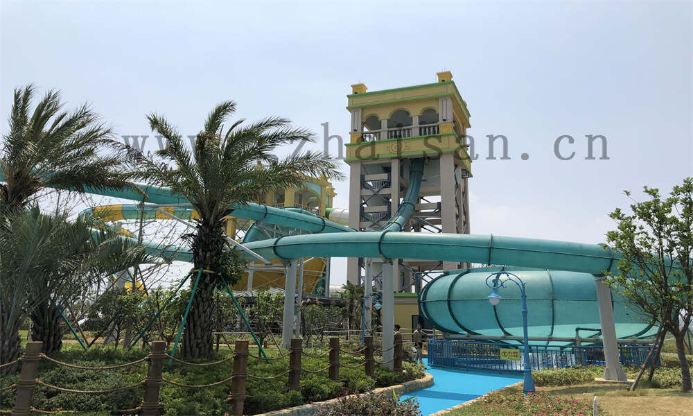 水上滑梯乐园，刺激畅快无限